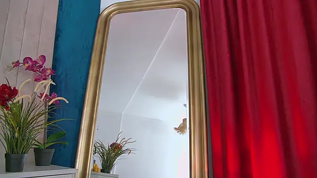 Foxxxy MILF online show from October 10, 2025, 4:02 am