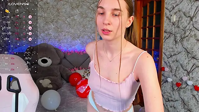 Snapshot of _flowersweeet_ chatting on February 12, 2026, 5:02 pm flowersweeet online show from February 12, 2026, 5:02 pm