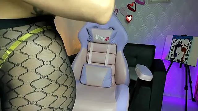 Snapshot of Alaia_Love77 chatting on February 25, 2026, 8:41 pm Alaia Love77 online show from February 25, 2026, 8:41 pm