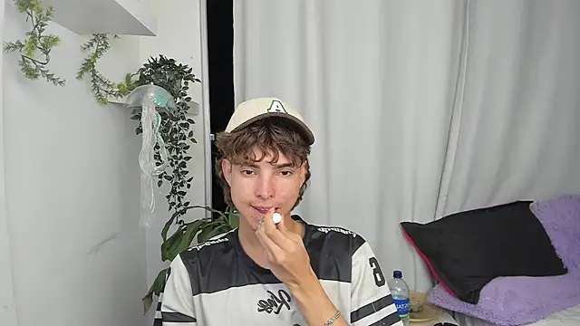 santy-kitty online show from January 11, 2026, 1:12 am