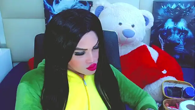 NathaliaCross online show from September 18, 2025, 12:13 am