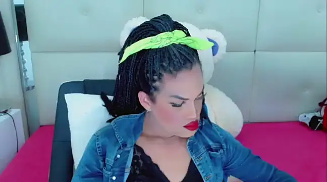 NathaliaCross online show from February 25, 2025, 6:01 pm