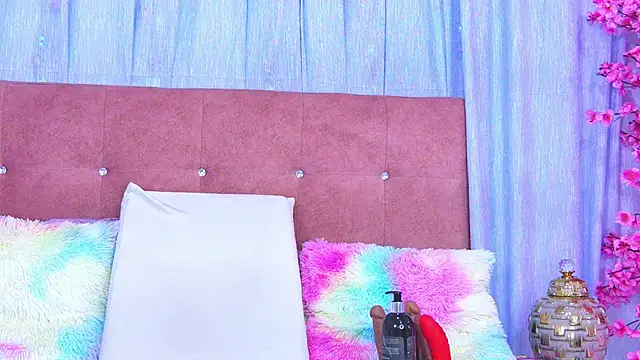 AlliciaKim online show from January 13, 2026, 11:58 am