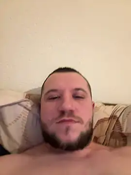Snapshot of klydick chatting on December 27, 2024, 9:43 pm klydick online show from December 27, 2024, 9:43 pm