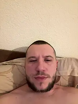 Snapshot of klydick chatting on December 23, 2024, 8:46 pm klydick online show from December 23, 2024, 8:46 pm