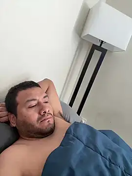 elamante03 online show from March 10, 2025, 1:10 pm