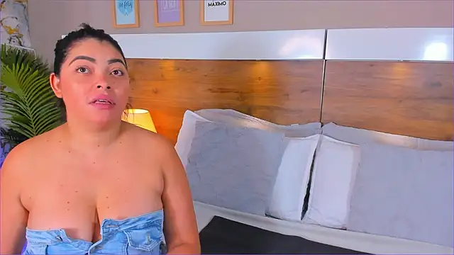 EmaBakker online show from February 12, 2026, 7:41 am