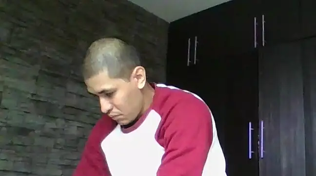 Snapshot of Sexylatin64 chatting on March 5, 2025, 2:34 pm Sexylatin64 online show from March 5, 2025, 2:34 pm