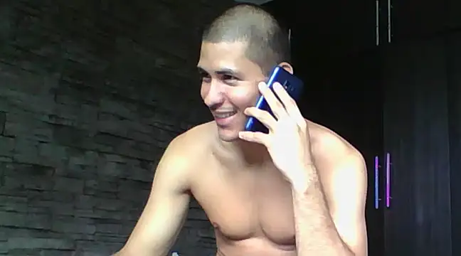 Snapshot of Sexylatin64 chatting on March 4, 2025, 2:32 pm Sexylatin64 online show from March 4, 2025, 2:32 pm