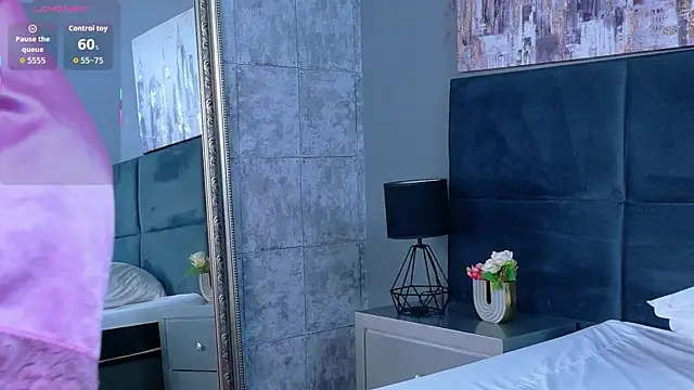 Snapshot of Lana-Gross chatting on May 4, 2026, 3:26 pm Lana-Gross online show from May 4, 2026, 3:26 pm