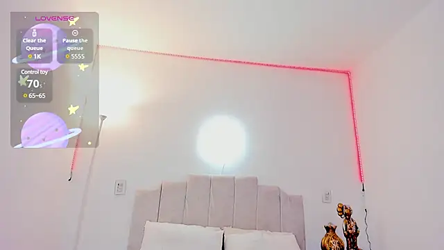  allysonmills  online show from January 18, 2025, 9:02 pm