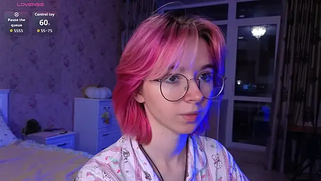 Nora Failure online show from October 8, 2025, 1:12 pm