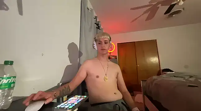 twentywithafelonyy online show from December 5, 2024, 10:39 am