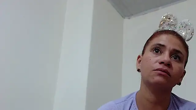 yinnatthh online show from September 28, 2025, 12:28 am