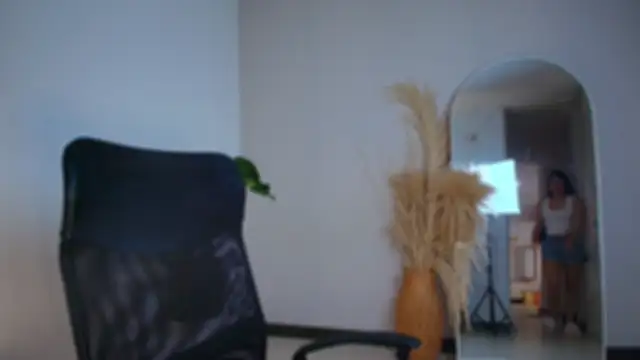 auroracaruso11 online show from November 25, 2025, 9:26 pm