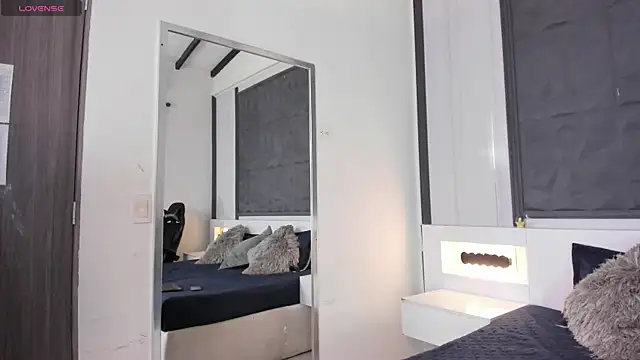 Snapshot of SaraGomez1 chatting on March 13, 2025, 12:24 pm SaraGomez1 online show from March 13, 2025, 12:24 pm