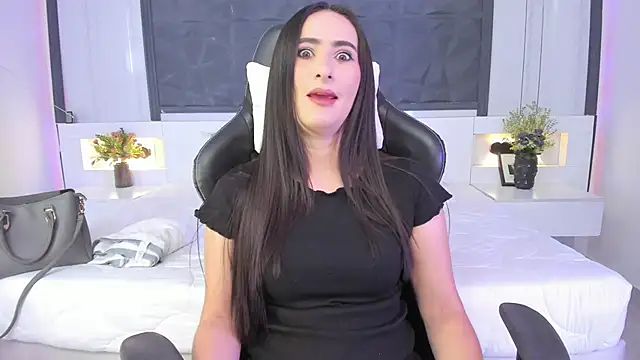 Snapshot of SaraGomez1 chatting on September 29, 2025, 2:01 pm SaraGomez1 online show from September 29, 2025, 2:01 pm