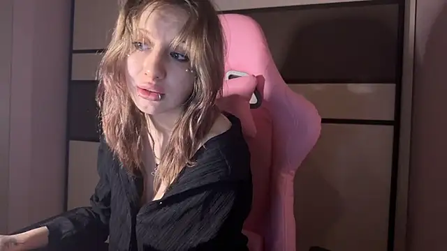 moundliicht1 online show from January 8, 2026, 8:15 pm