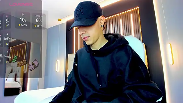 Snapshot of Lobo_17_ chatting on February 8, 2026, 3:37 am Lobo 17 online show from February 8, 2026, 3:37 am