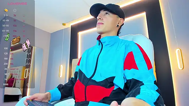 Snapshot of Lobo_17_ chatting on February 4, 2026, 3:34 am Lobo 17 online show from February 4, 2026, 3:34 am