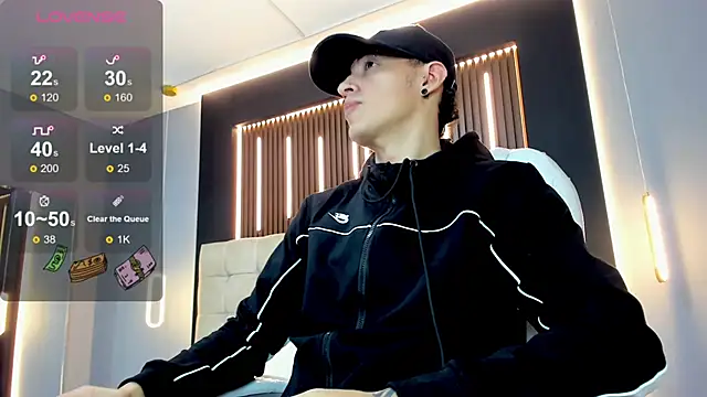 Snapshot of Lobo_17_ chatting on February 22, 2026, 3:42 am Lobo 17 online show from February 22, 2026, 3:42 am