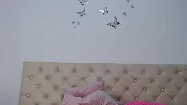 Snapshot of marlymilf6 chatting on February 9, 2025, 1:11 am marlymilf6 online show from February 9, 2025, 1:11 am