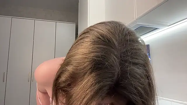 Scarlett Florence online show from March 13, 2025, 1:29 pm