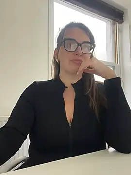 Miss Stassi online show from December 18, 2024, 2:17 pm