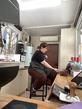 cinnabon  online show from January 24, 2025, 12:20 pm