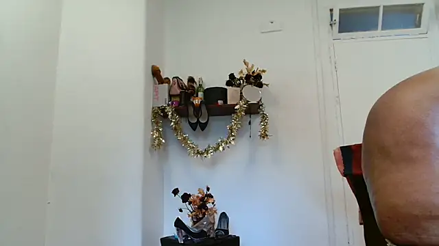 xTALLSEXYBUMx online show from December 1, 2025, 7:31 am