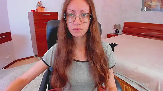 Snapshot of Pantyhose_Mila chatting on October 19, 2025, 7:05 pm Pantyhose Mila online show from October 19, 2025, 7:05 pm