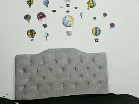 Kymbrown25 online show from December 10, 2024, 4:45 am