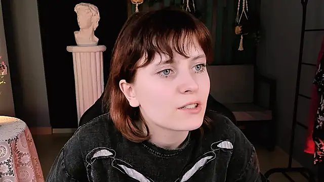 Snapshot of LolaAsmus chatting on March 18, 2025, 1:34 pm LolaAsmus online show from March 18, 2025, 1:34 pm
