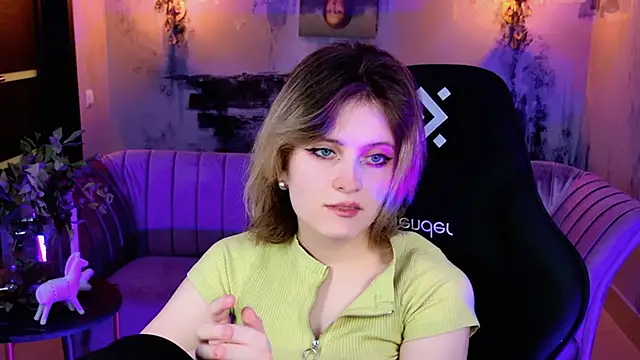 Snapshot of LolaAsmus chatting on February 25, 2025, 11:10 am LolaAsmus online show from February 25, 2025, 11:10 am