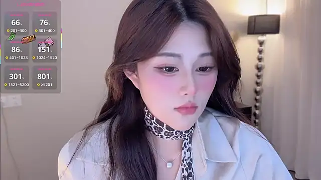 Strawberrybabyy1 online show from October 20, 2025, 11:22 am