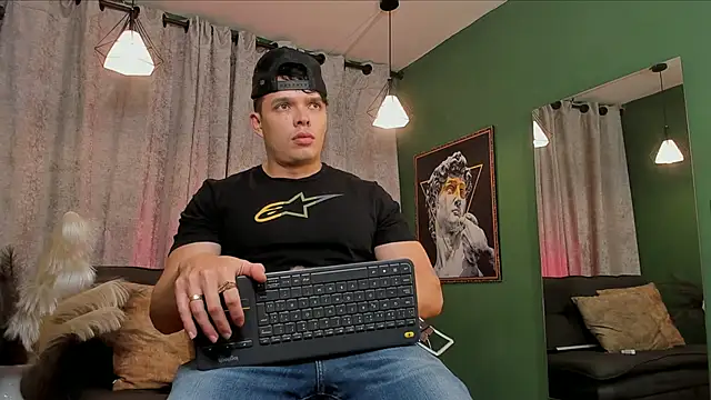 Jake Tylerr  online show from December 15, 2025, 1:44 am