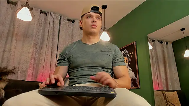 Jake Tylerr  online show from October 7, 2025, 8:43 pm