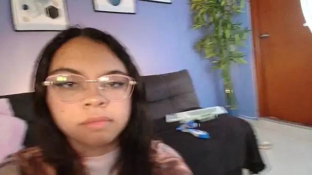 miaa lux online show from October 21, 2025, 7:24 pm