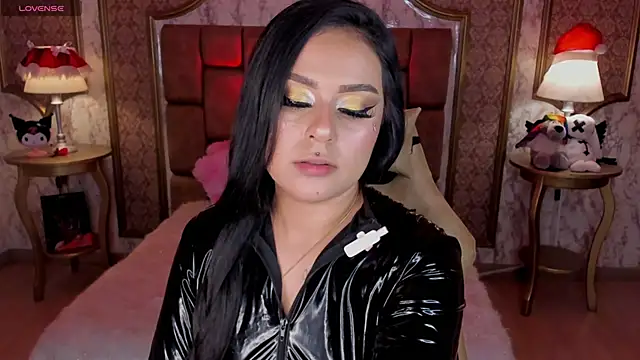 SoffiQueen online show from November 29, 2025, 8:42 pm