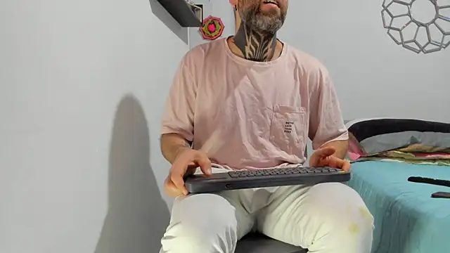 Antoniohot2024 online show from February 26, 2025, 12:16 pm