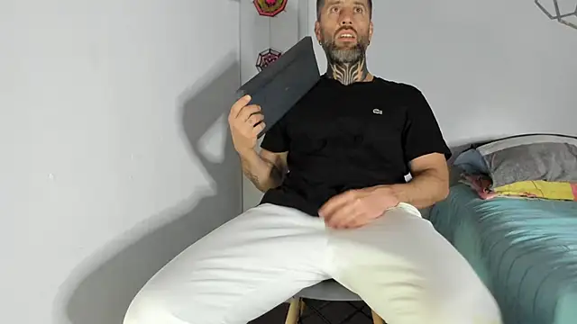 Antoniohot2024 online show from February 25, 2025, 3:09 pm