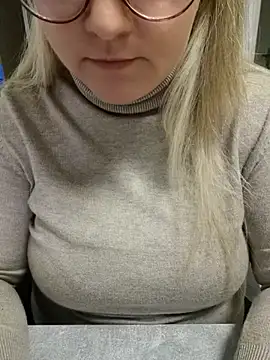 queenpeachi online show from February 20, 2025, 5:33 am