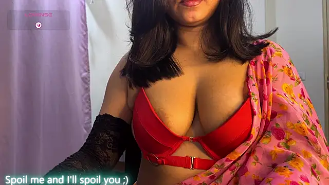 Snapshot of ohh_mona chatting on December 8, 2024, 11:57 am ohh mona online show from December 8, 2024, 11:57 am