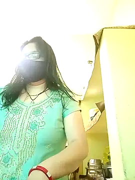 heenage online show from February 10, 2025, 2:52 am