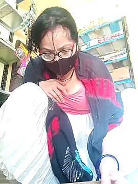 heenage online show from May 4, 2026, 7:33 am
