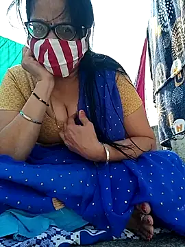 Snapshot of heenage chatting on November 14, 2025, 8:18 am heenage online show from November 14, 2025, 8:18 am