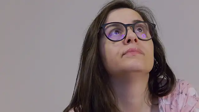 Snapshot of SophieeRain chatting on October 6, 2025, 5:08 am SophieeRain online show from October 6, 2025, 5:08 am