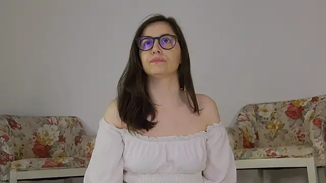 Snapshot of SophieeRain chatting on October 15, 2025, 11:24 pm SophieeRain online show from October 15, 2025, 11:24 pm