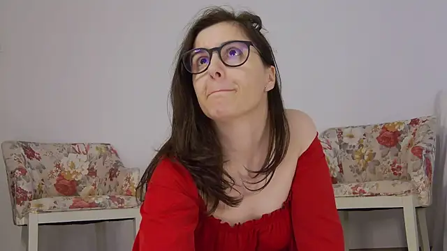 Snapshot of SophieeRain chatting on October 13, 2025, 1:23 pm SophieeRain online show from October 13, 2025, 1:23 pm