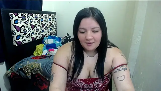 Snapshot of shopyymessyy chatting on April 15, 2026, 5:28 pm shopyymessyy online show from April 15, 2026, 5:28 pm